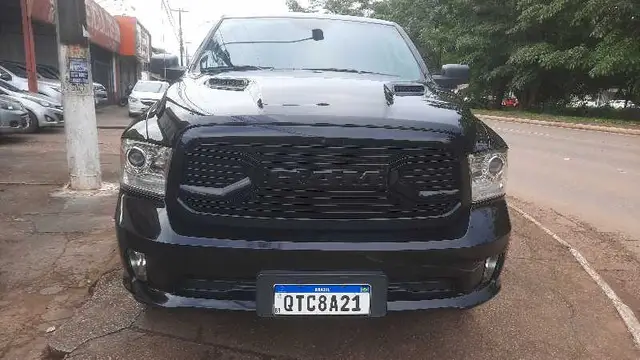 Carro RAM Classic 2022 Laramie 5.7