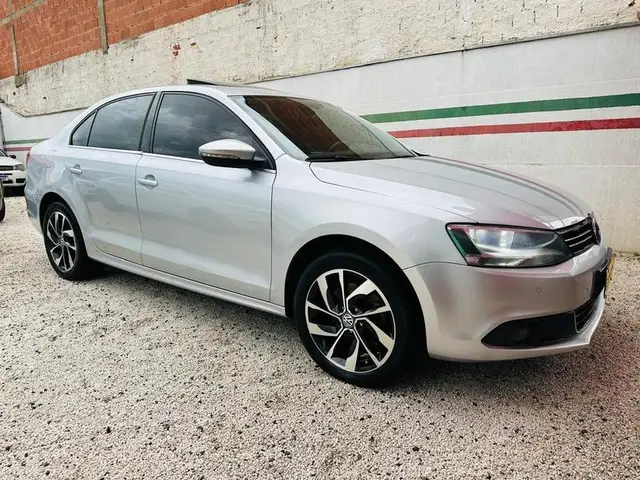 Carro Volkswagen Jetta 2013 2.0 Comfortline (Flex)