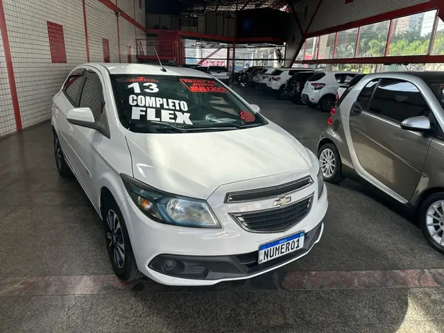 Carro Chevrolet Onix 2013 1.4 LT SPE/4