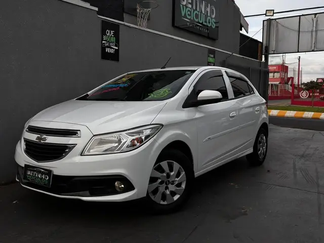 Carro Chevrolet Onix 2014 1.0 LT SPE/4