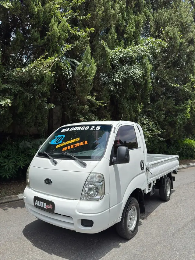 Carro Kia Bongo 2010 2.5 STD 4X2 c simples RS TURBO