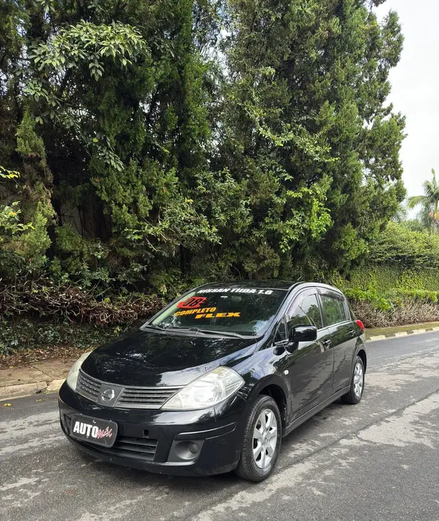 Carro Nissan Tiida 2008 S 1.8