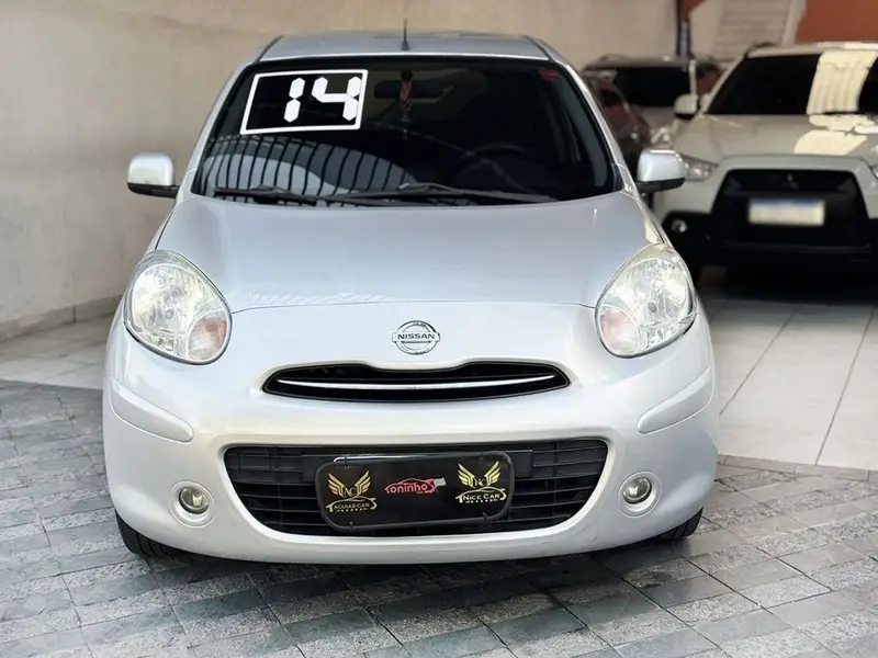 Nissan March 1.6 16V S (Flex)
