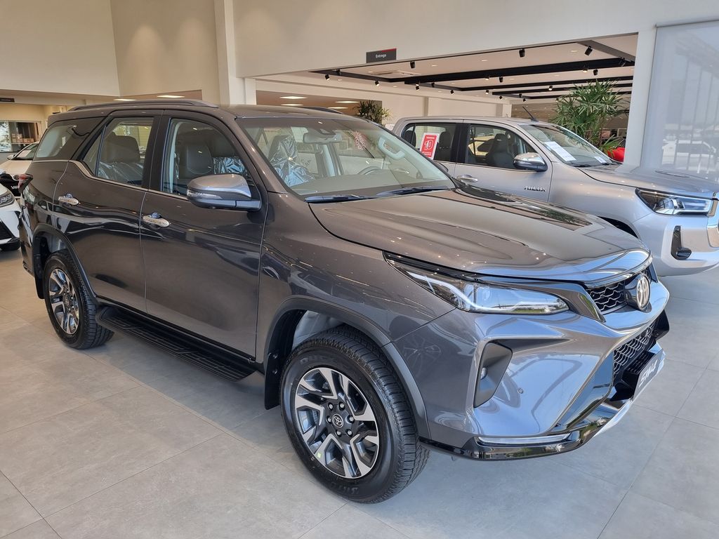 SW4 SRX Platinum 2.8 Turbodiesel 4x4 (Aut.) (7 Lugares)