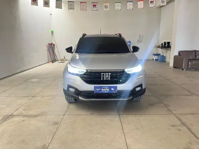 Carro Fiat Strada 2025 Volcano 1.3 Flex 8V CD Aut.