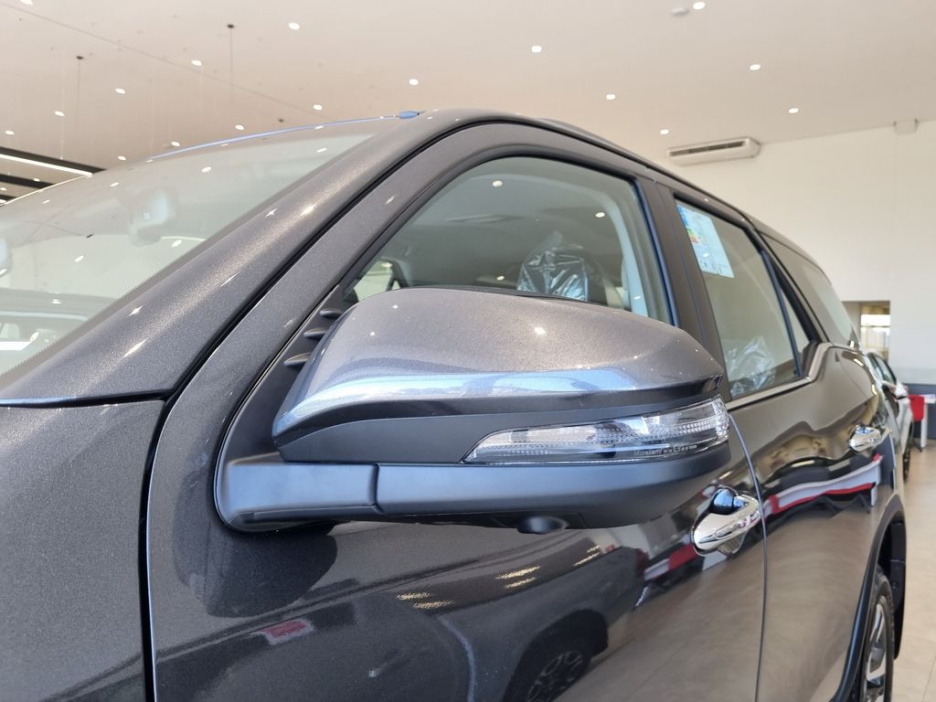 SW4 SRX Platinum 2.8 Turbodiesel 4x4 (Aut.) (7 Lugares)