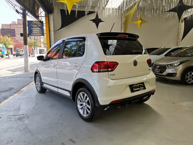 Carro Volkswagen Fox 2016 1.6 16v MSI Pepper (Flex)