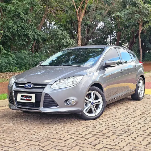 Carro Ford Focus Hatch 2015 SE 2.0 16V PowerShift