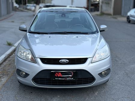 Focus Sedan GLX 2.0 16V (Flex) (Aut)