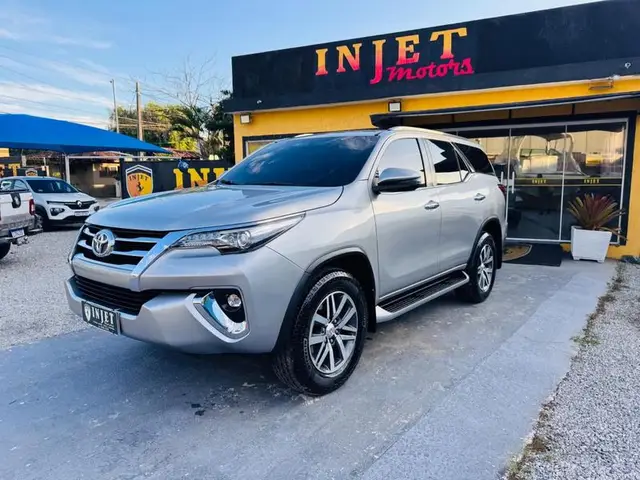 Carro Toyota Hilux SW4 2018 SR 4x2 2.7/2.7 Flex 16V Mec.