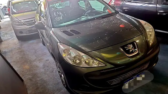 Carro Peugeot 207 2011 Hatch XR 1.4 8V (flex) 2p