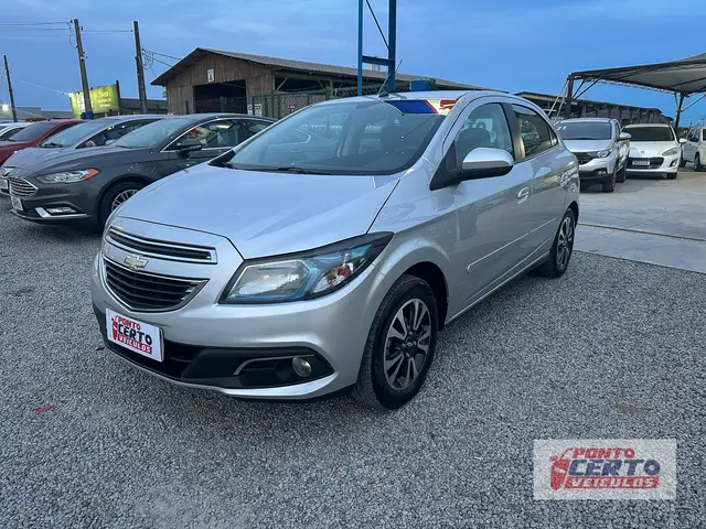 Carro Chevrolet Onix 2014 HATCH LTZ 1.4 8V FlexPower 5p Mec.