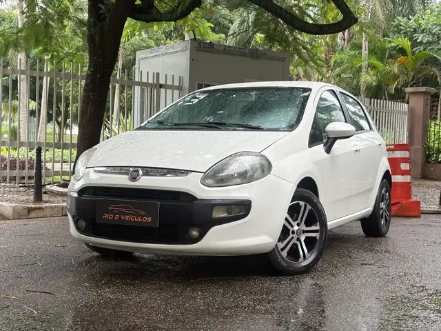 Carro Fiat Punto 2013 Essence 1.6 16V Dualogic (Flex)