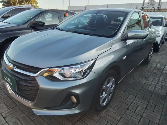 Carro Chevrolet Onix Plus 2024 LT 1.0