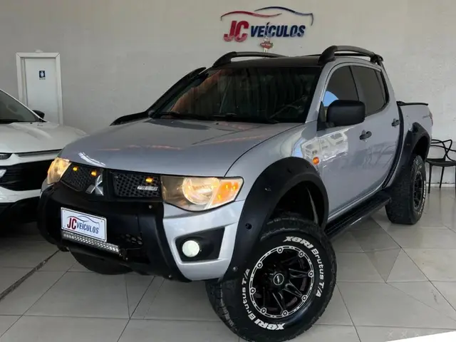 Carro Mitsubishi L200 Triton 2014 3.2 Di-D 4x4 GLX