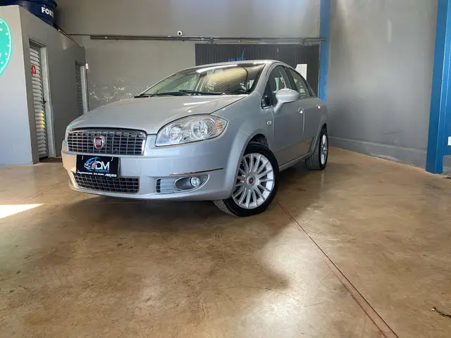 Carro Fiat Linea 2012 Essence 1.8 16V (Flex)