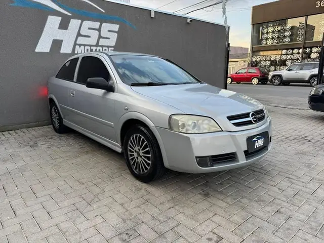 Carro Chevrolet Astra Hatch 2003 CD 2.0 8V 2p
