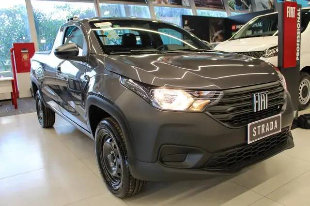 Carro Fiat Strada 2025 Endurance 1.3 Flex 8V CS