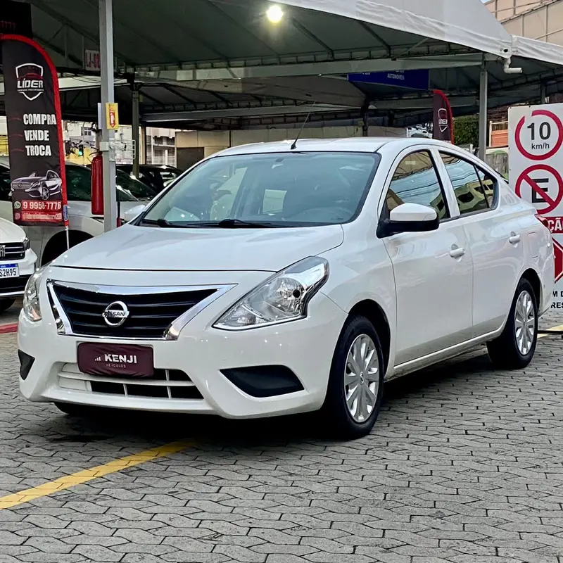 Nissan Versa 1.6 16V S FlexStart (Flex)