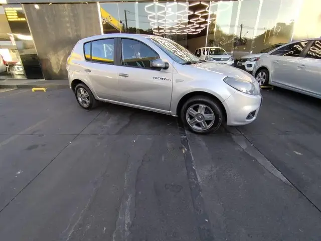 Carro Renault Sandero 2014 Authentique 1.0 16V (flex)