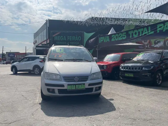 Carro Fiat Idea 2010 ELX 1.8 mpi Flex 8V 5p