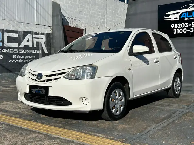 Carro Toyota Etios 2015 X 1.3 (Flex)