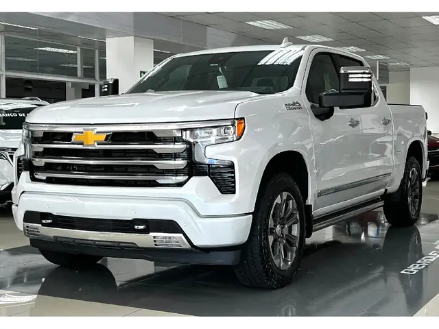 Carro Chevrolet Silverado 2024 High Country 5.3