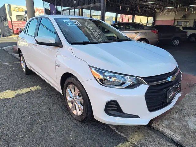 Carro Chevrolet Onix 2023 LT 1.0
