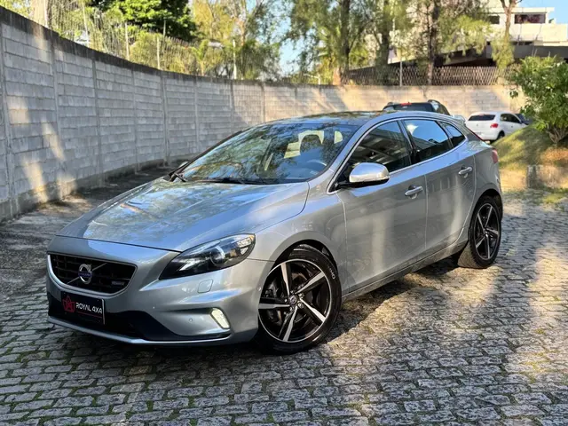 Carro Volvo V40 2014 T5 R-Design 2.0