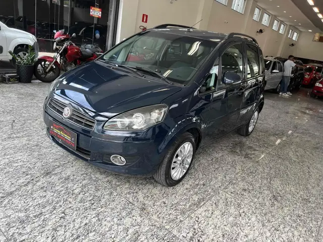 Carro Fiat Idea 2011 Attractive 1.4 8V (Flex)