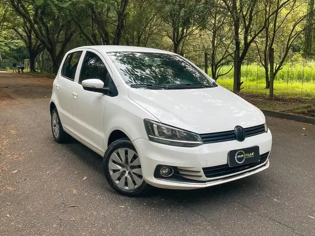 Carro Volkswagen Fox 2016 1.0 MPI Track (Flex)