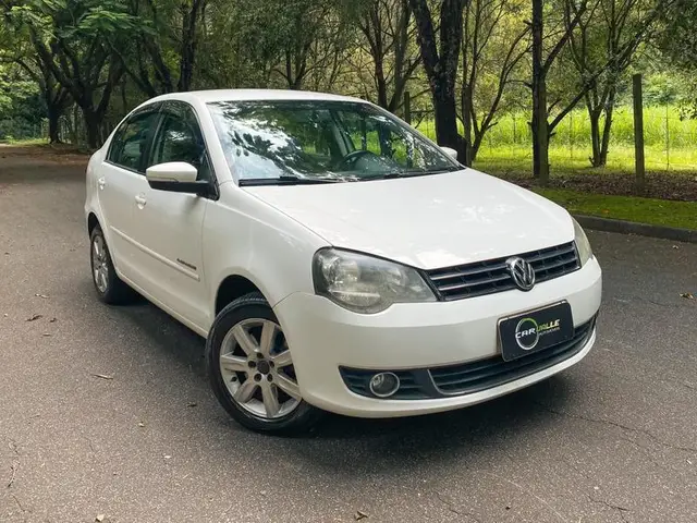 Carro Volkswagen Polo Sedan 2013 Comfortline 1.6 8V (Flex)