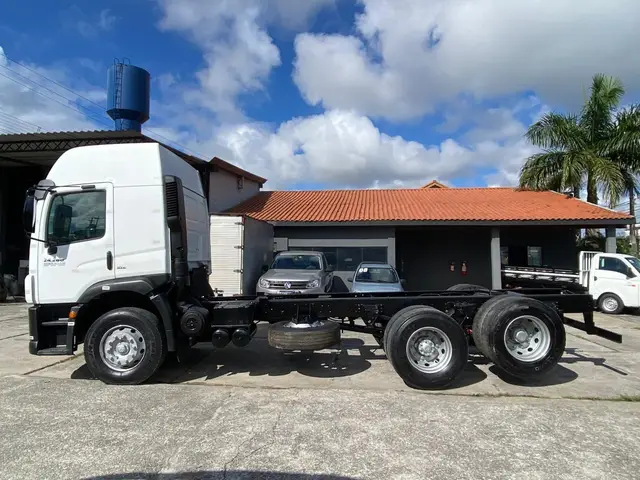 Carro Volkswagen 24.280 2020 E Constellation 6x2 2p (diesel)(E5)