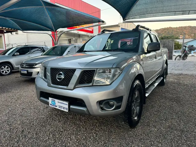 Carro Nissan Frontier 2016 2.5 TD CD 4x4 SV Attack (Aut)