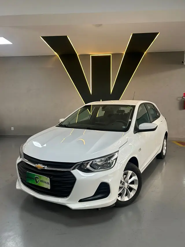 Carro Chevrolet Onix 2023 LT 1.0