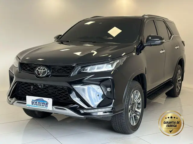Carro Toyota SW4 2023 Diamond  2.8 turbodiesel 7L 4x4 (Aut)