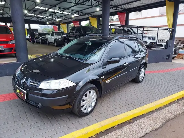 Carro Renault Megane Grand Tour 2010 Mégane Grand Tour Dynamique 2.0 16V (aut)