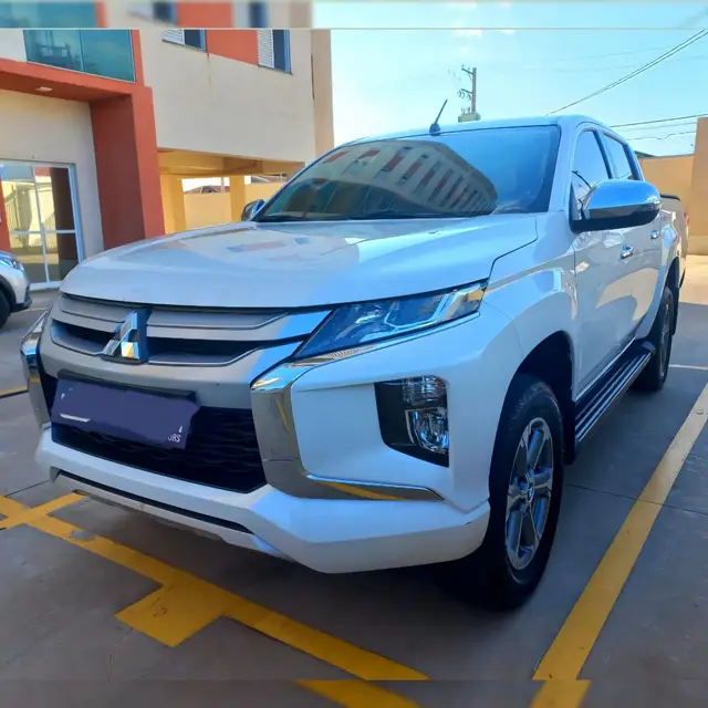 Carro Mitsubishi L200 Triton Sport 2022 HPE-S 2.4 DID-H 4x4 (Aut)
