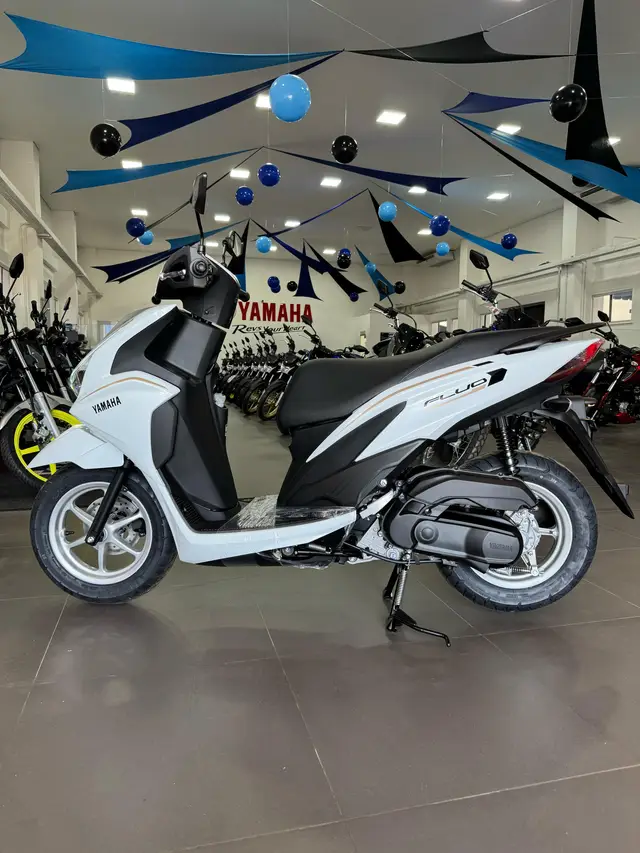 Moto Yamaha Fluo 2026 Hybrid Connected