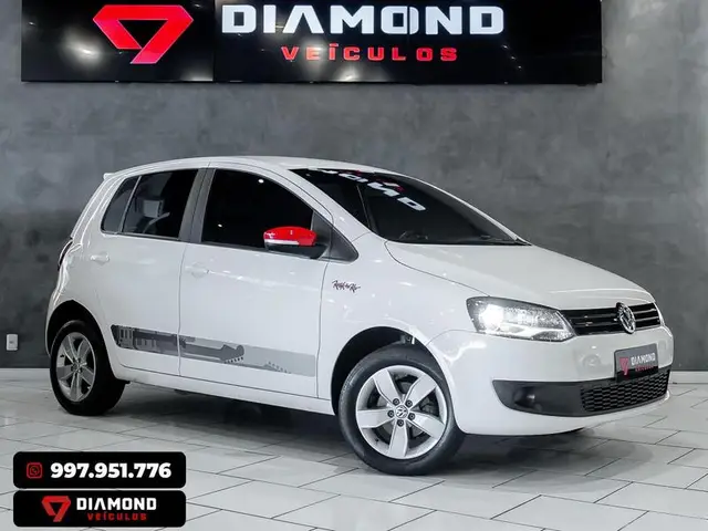 Carro Volkswagen Fox 2014 1.6 VHT Rock in Rio (Flex)