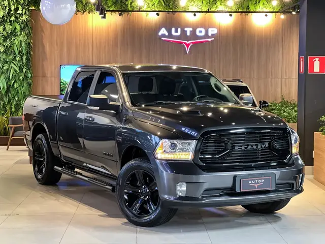 Carro RAM Classic 2022 Laramie 5.7