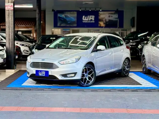 Carro Ford Focus Hatch 2016 Titanium 2.0 PowerShift