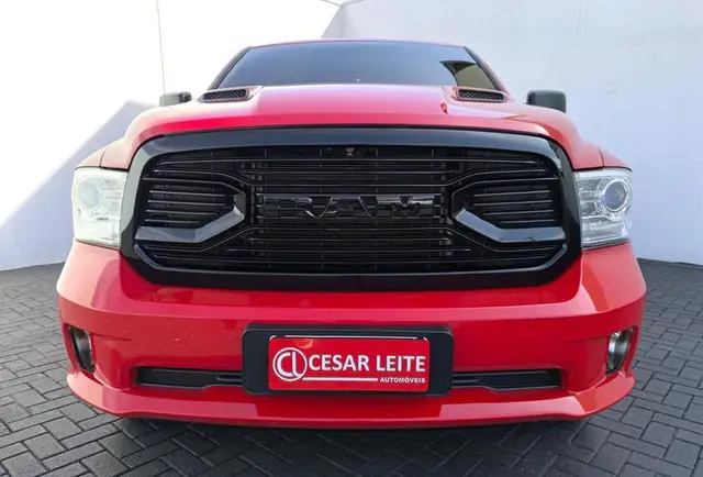 Carro RAM Classic 2022 Laramie Night Edition 5.7