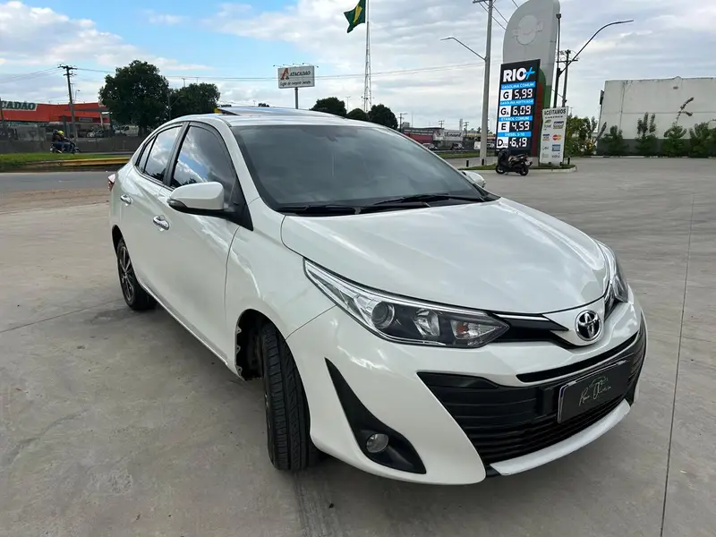Toyota Yaris Sedan 1.5 XLS CVT (Flex)
