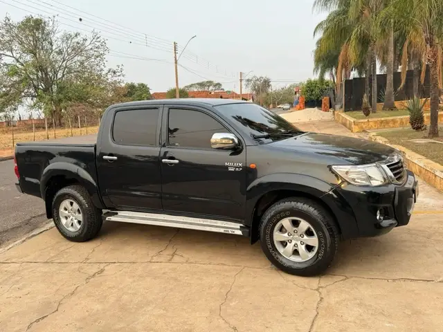 Carro Toyota Hilux Cabine Dupla 2013 Hilux 2.7 SR CD 4x2 (Flex) (Aut)