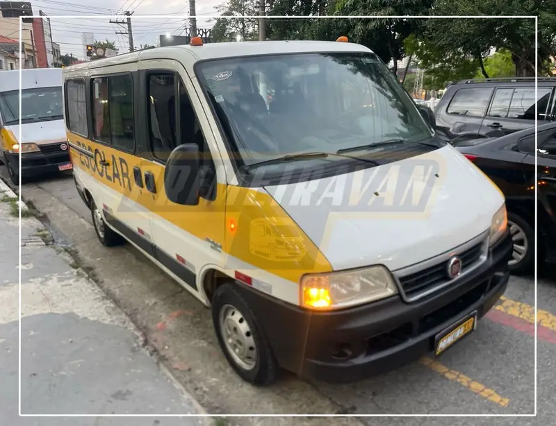 Fiat Ducato 2.3 TDI (Teto Alto) 16L Minibus