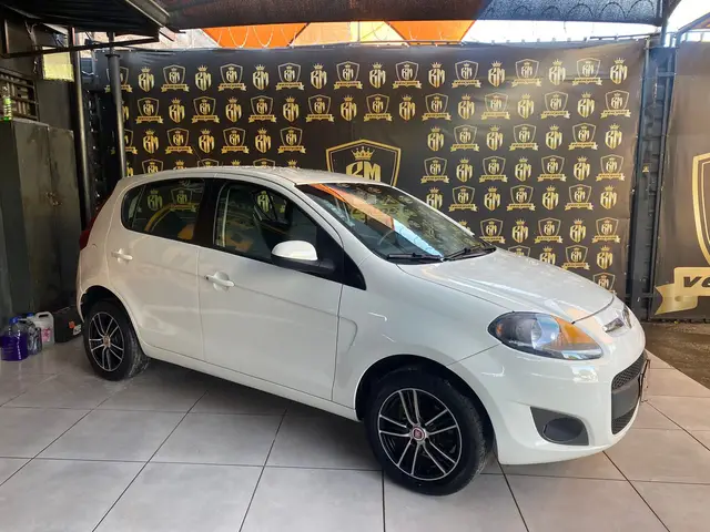 Carro Fiat Palio 2013 Attractive 1.4 8V (Flex)