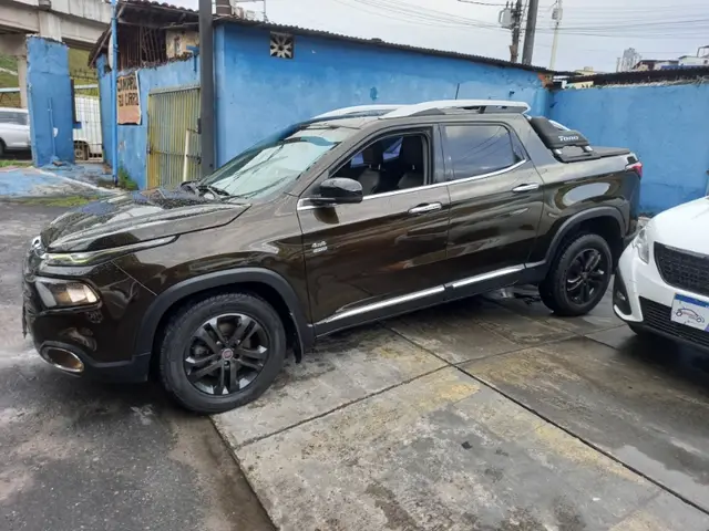 Carro Fiat Toro 2018 Volcano 2.0 diesel AT9 4x4