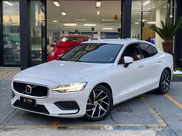 Carro Volvo S60 2020 2.0 T4 Drive-E Momentum