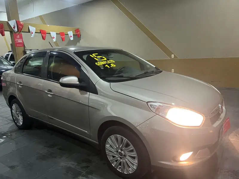 Fiat Grand Siena Essence 1.6 16V (Flex)